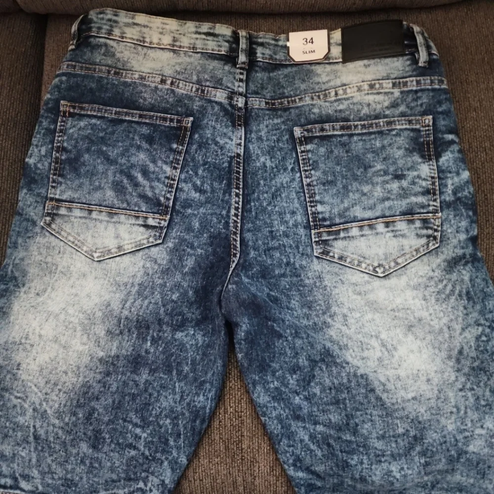 Young Mens Shorts - Picture 2 of 4